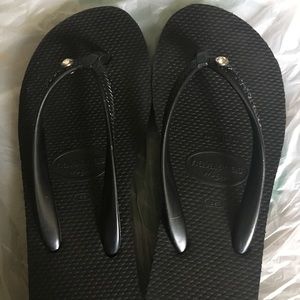 Like new Havianas High flip flops